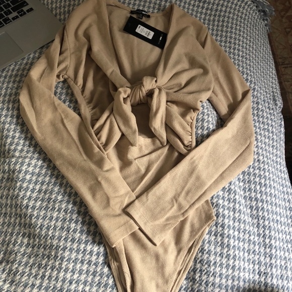Tan knot stretchy bodysuit 2 for 1 - Picture 2 of 7
